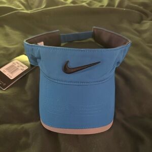 Nike women’s golf visor